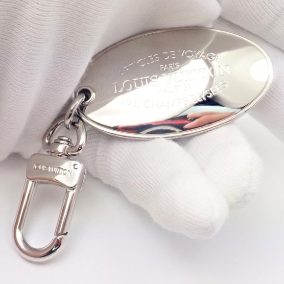 Louis Vuitton Silver Oval Key Holder - Picture 7 of 9